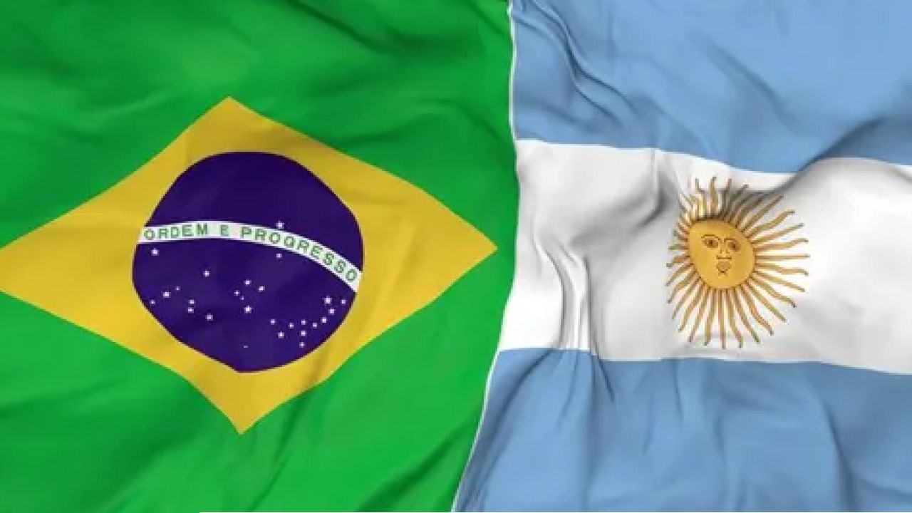 বিশ্বকাপে ব্রাজিল-আর্জেন্টিনা &lsquo;কঠিন&rsquo; গ্রুপে পড়েছে দাবি দুই দেশের কোচের। আপনিও কী এমনটি মনে করেন?