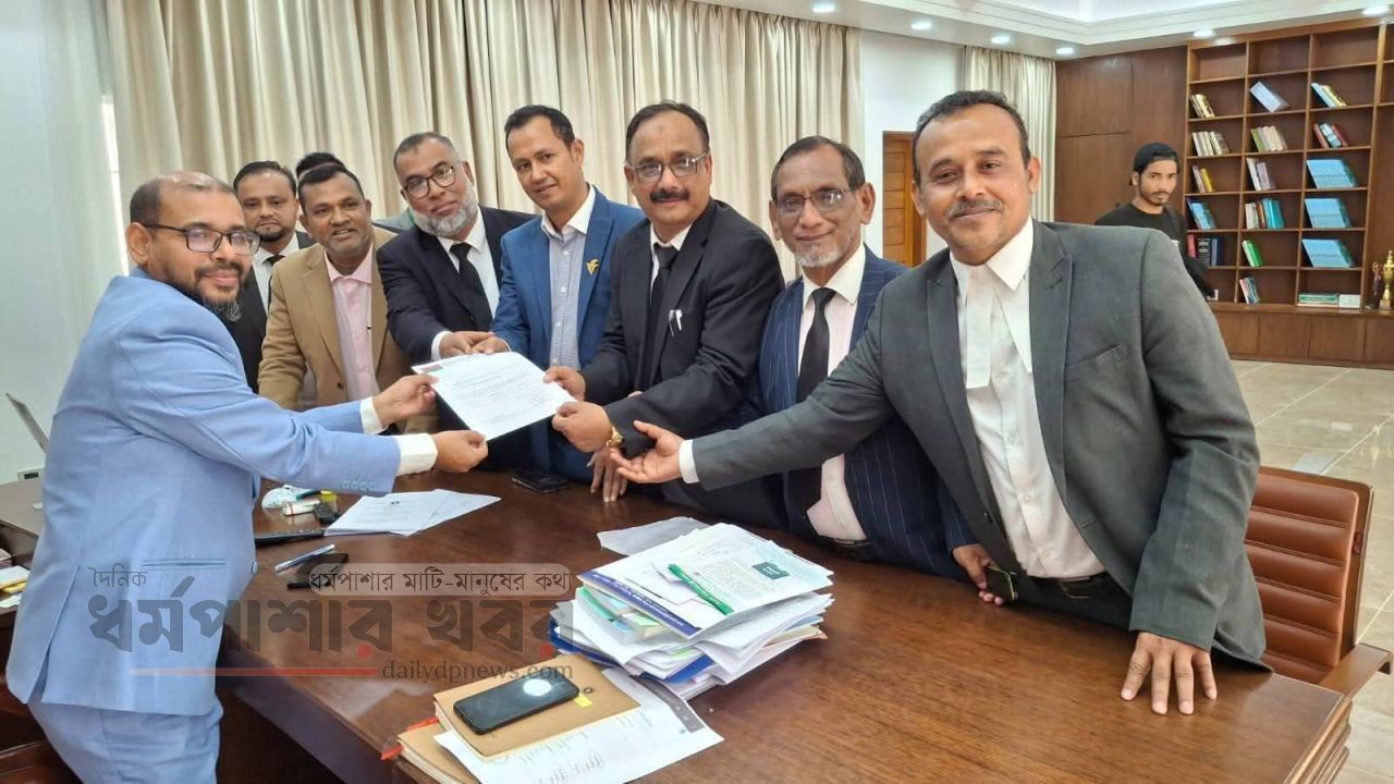 সুনামগঞ্জ-১ আসনে বিএনপির চূড়ান্ত মনোনয়ন জমা দিলেন কামরুজ্জামান কামরুল